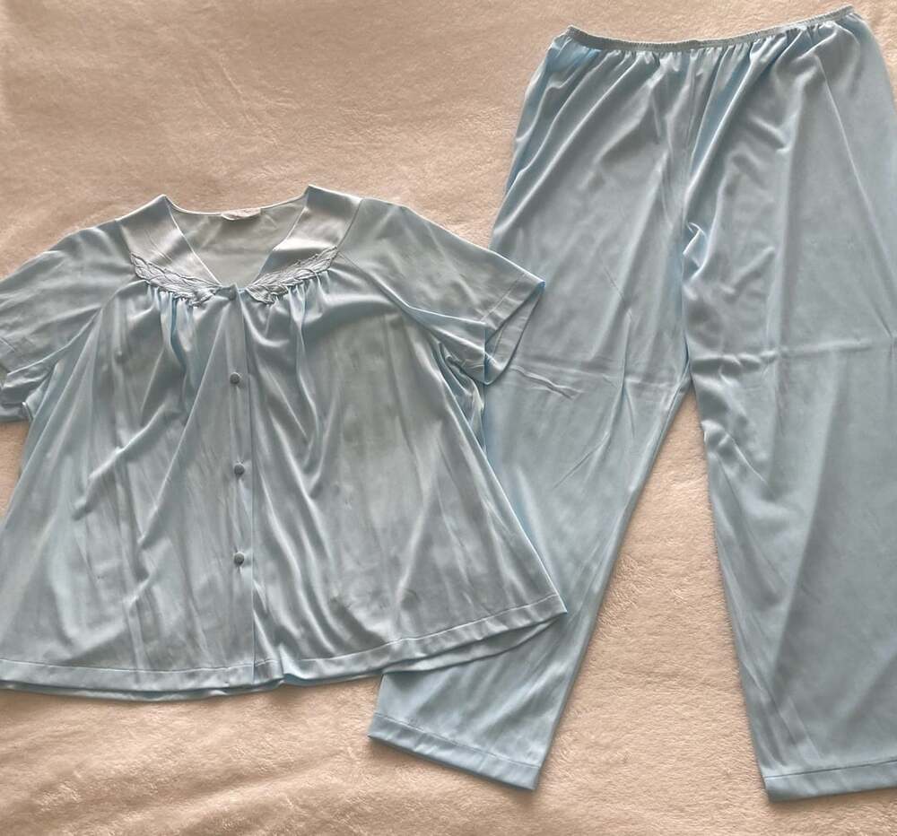 Vassarette Pajama Set Size XXL Light Blue Nylon Tricot Embroidered Lightweight V